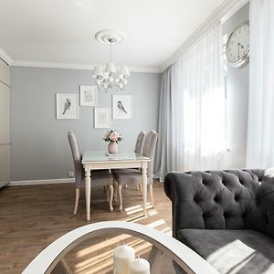 Luxury In Old Town - Free Parking